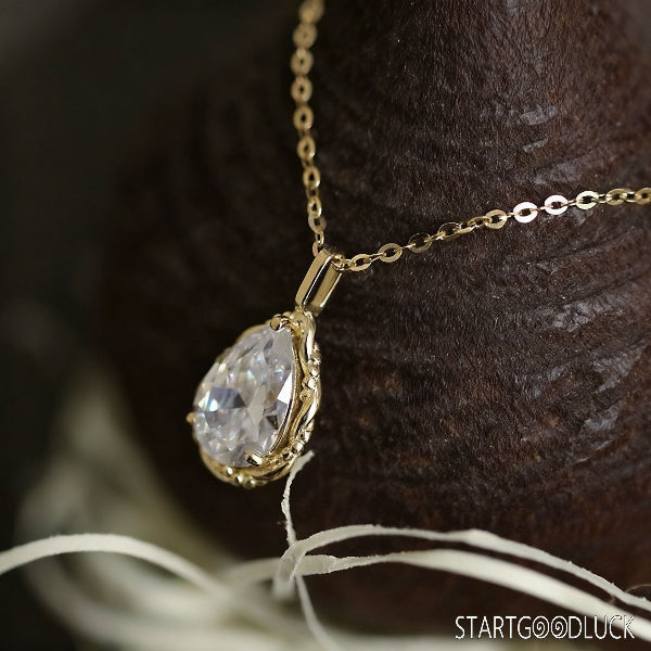 Dainty gold necklace | Elegant Teardrop Crystal Gold Pendant Necklace