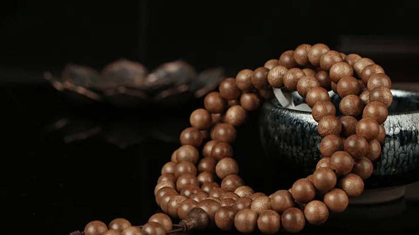 Agarwood Bracelet: A Timeless Piece of Calm, Culture & Natural Luxury