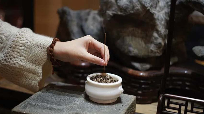 How to Use an Incense Burner: 5 Easy Steps for Beginners (Avoid These 3 Mistakes)