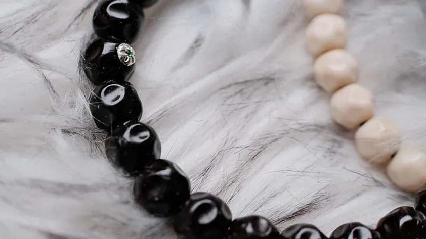 What Does Black Onyx Symbolize? Spiritual Meanings + Buddhist Insights