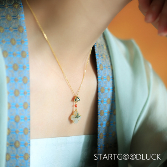 Gold Four Leaf Clover Pendant-Natural Hetian Jade & gold-Symbol of Good Luck
