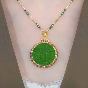 Green Agate Necklace：gold - adorned green agate jewelry