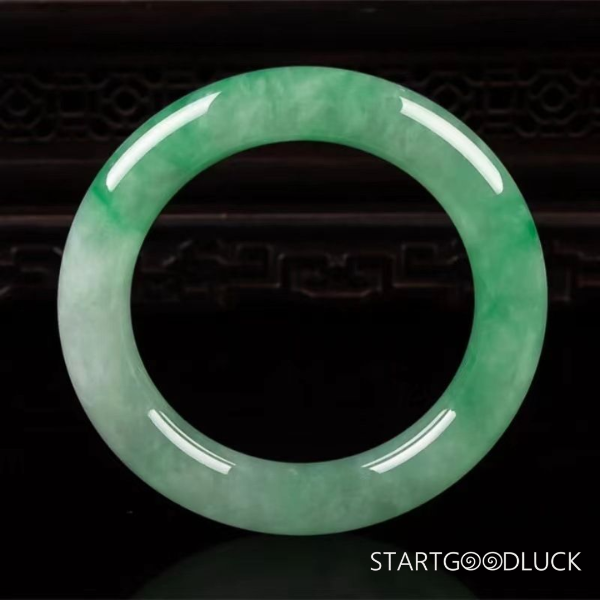 Green Jade bracelet: Craftsmanship & Texture | Natural Emerald Green Jade stone with Timeless Elegance and cultural Meaning