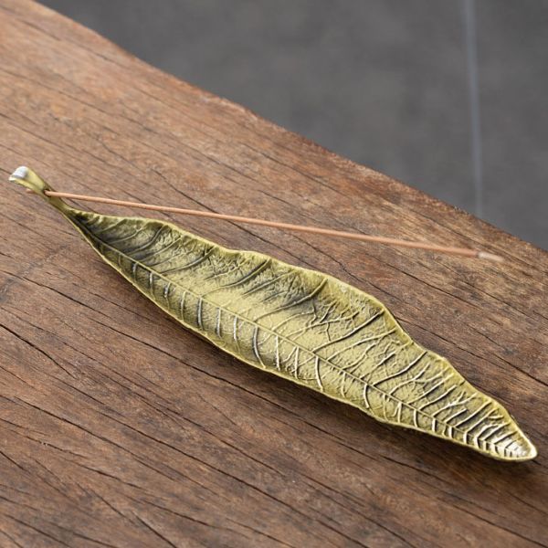 Leaf - Shaped Incense Holder for Home Decor & Aromatherapy