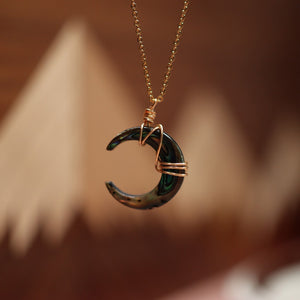 Moon shape pendant Necklace hand-woven disc shell pendant small gift