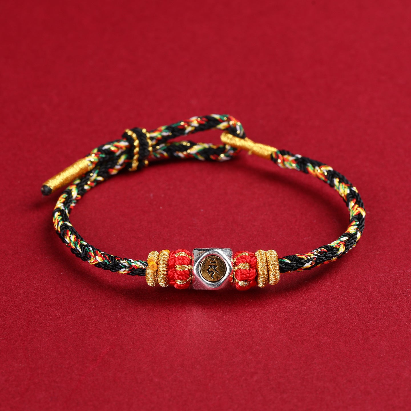 High-quality hand-woven Tibetan Red String Bracelet craftsmanship